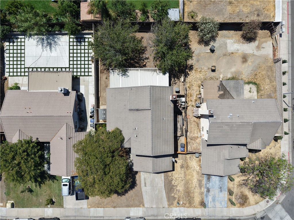 1312 Wrigley Property Photo 4