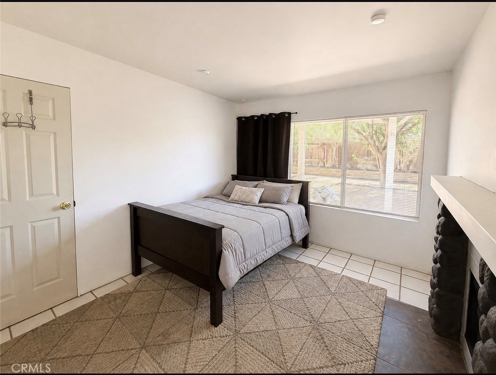 1312 Wrigley Property Photo 7