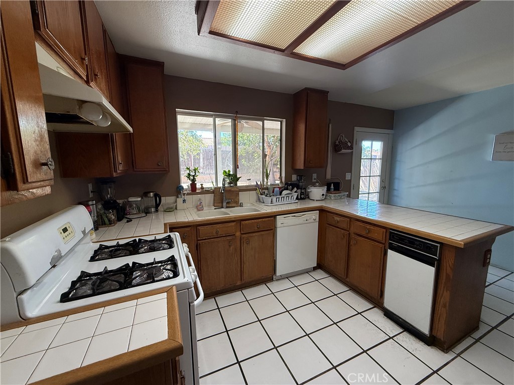 1312 Wrigley Property Photo 10