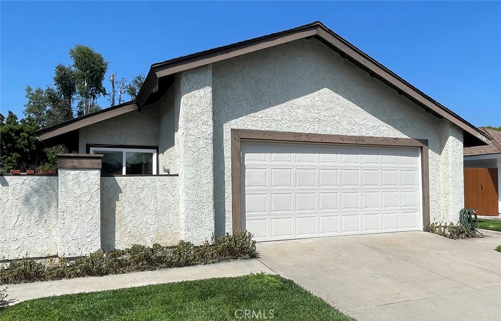 26501 Briarwood Property Photo 1