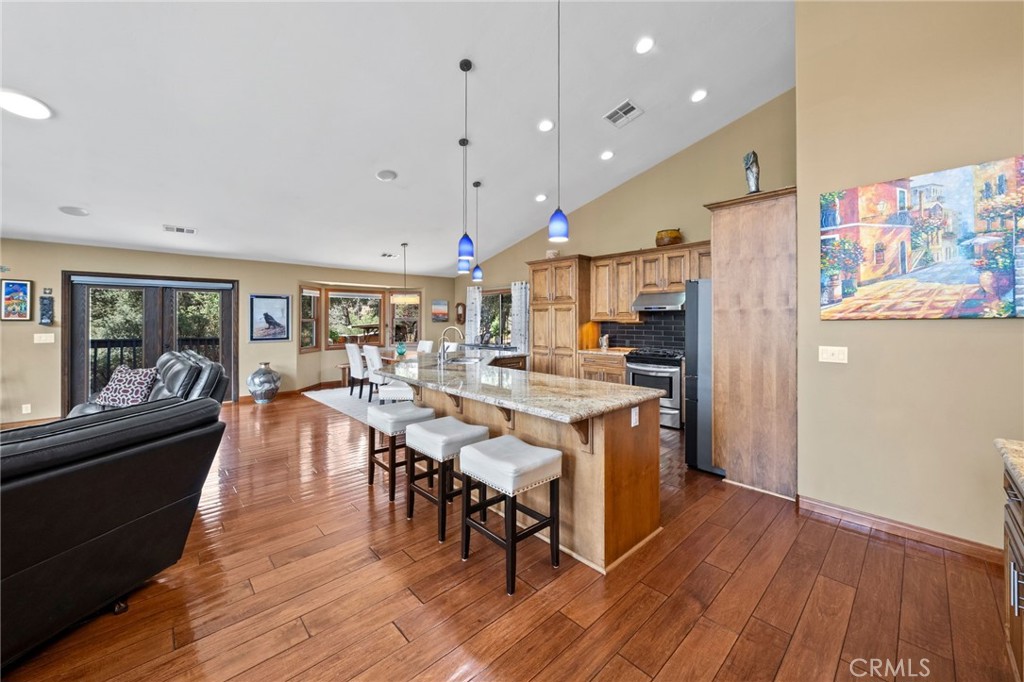7660 Calle Del Bosque Property Photo 3