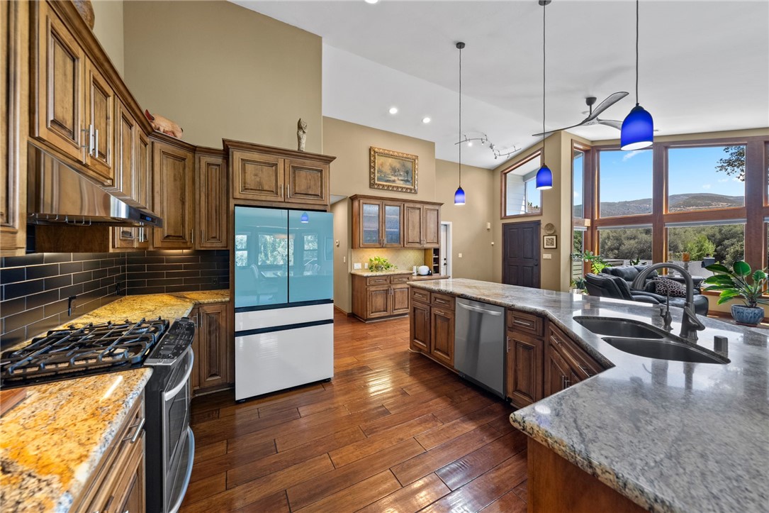7660 Calle Del Bosque Property Photo 4