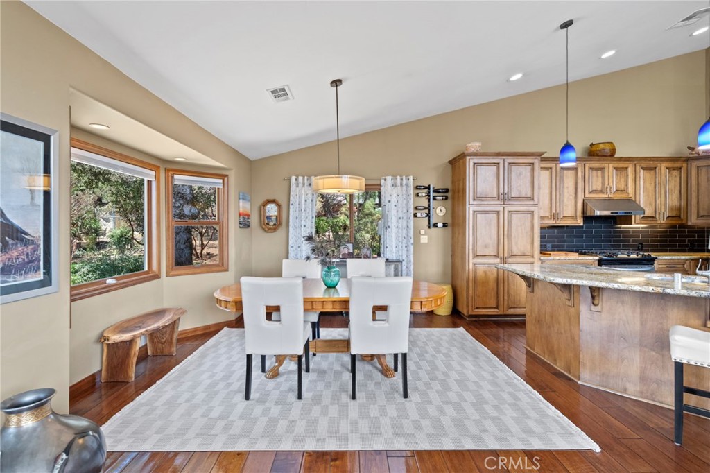7660 Calle Del Bosque Property Photo 8