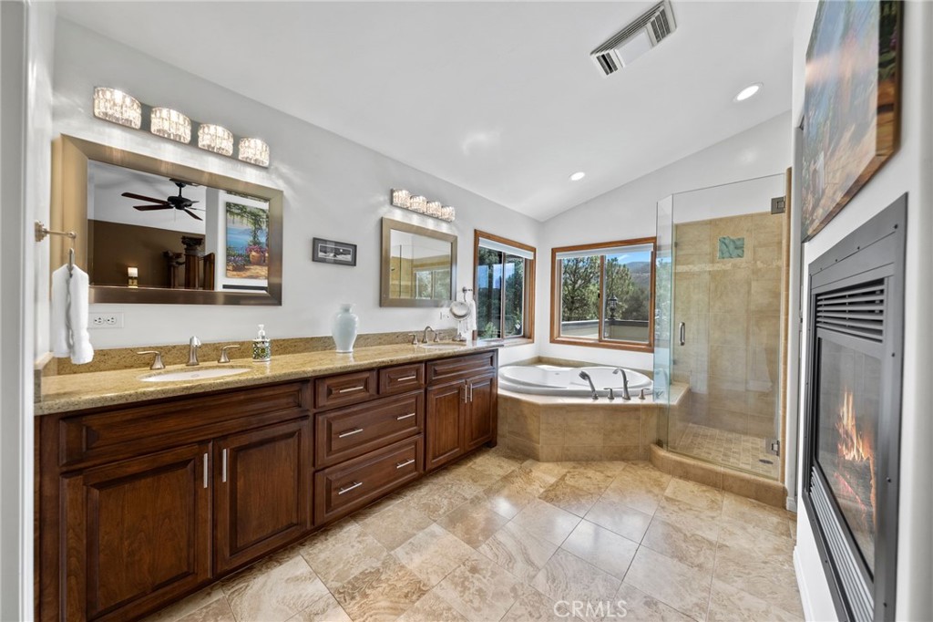 7660 Calle Del Bosque Property Photo 16
