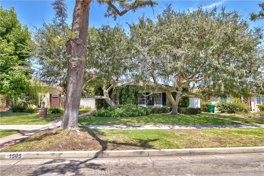 1505 E Armando Drive Property Photo 1