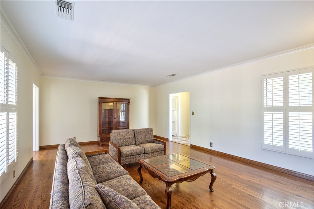 1505 E Armando Drive Property Photo 8