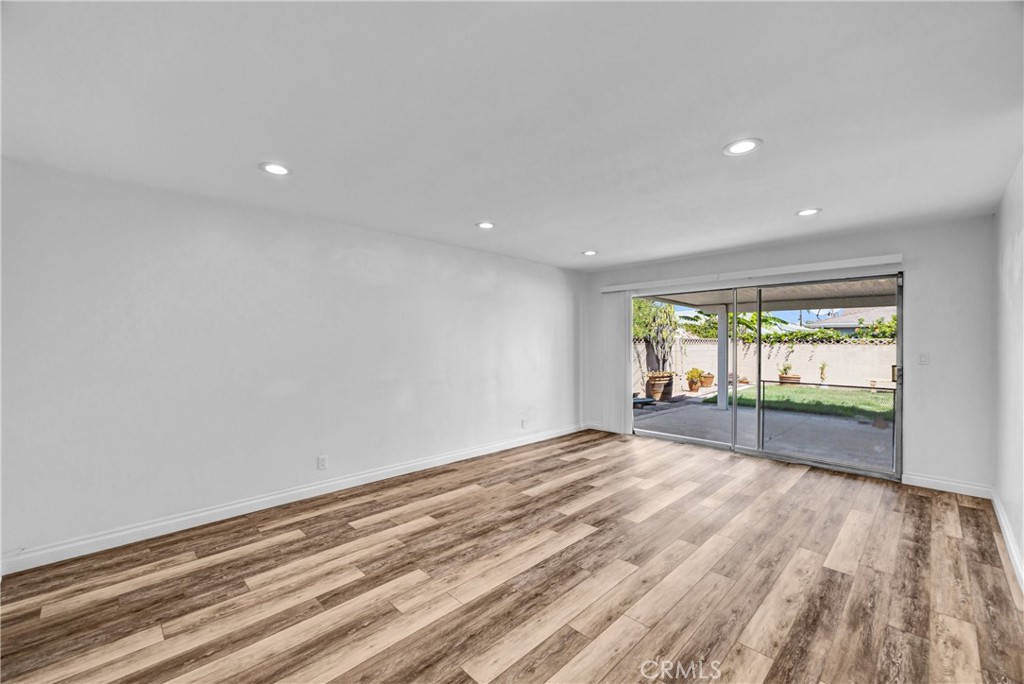 6725 Sequoia Property Photo 15