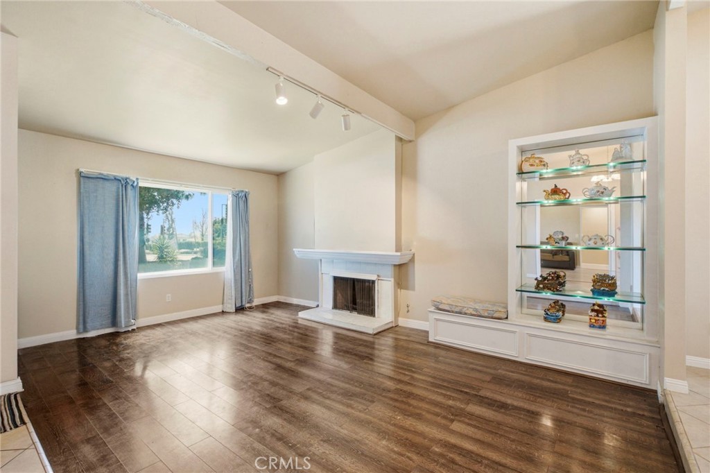 1193 W 13th Street Property Photo 9