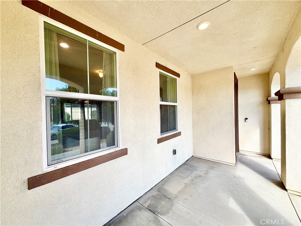 30136 Sutton Court Property Photo 3