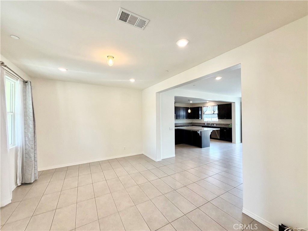 30136 Sutton Court Property Photo 8