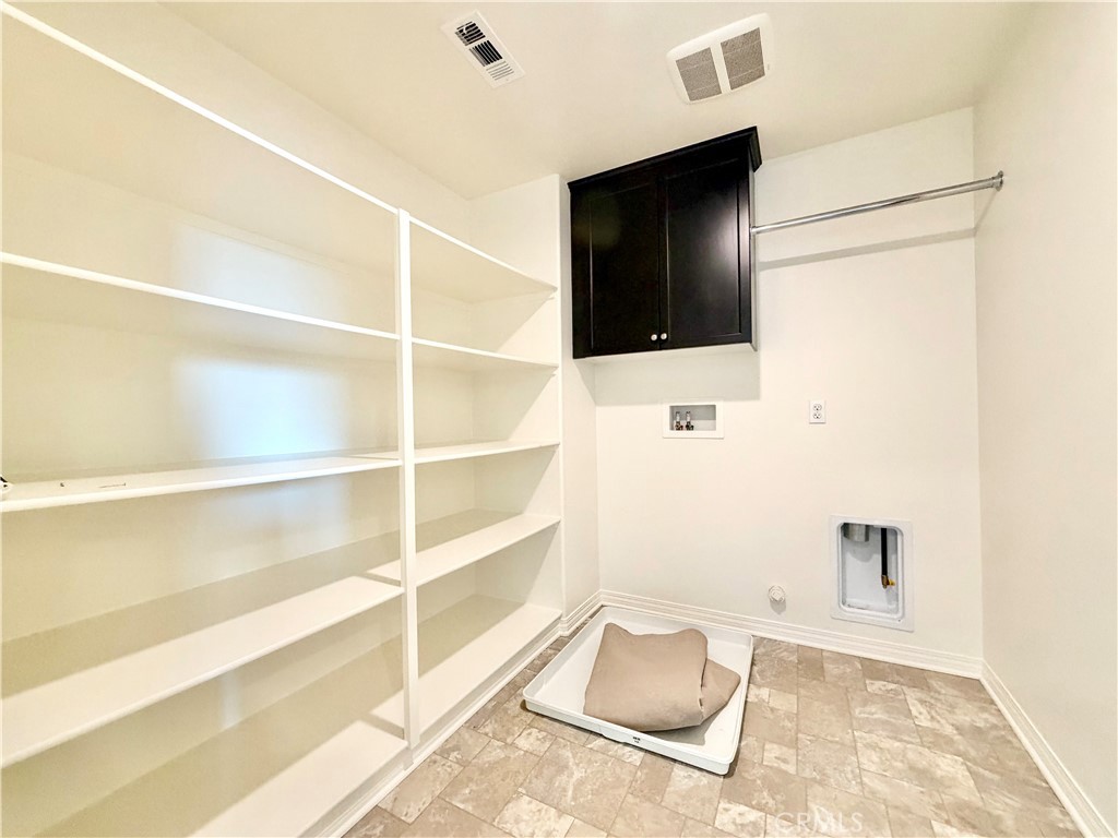 30136 Sutton Court Property Photo 25