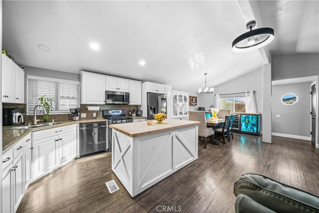 200 S Emerald Drive 22 Property Photo 13