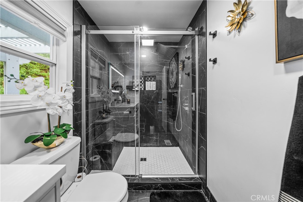 200 S Emerald Drive 22 Property Photo 28