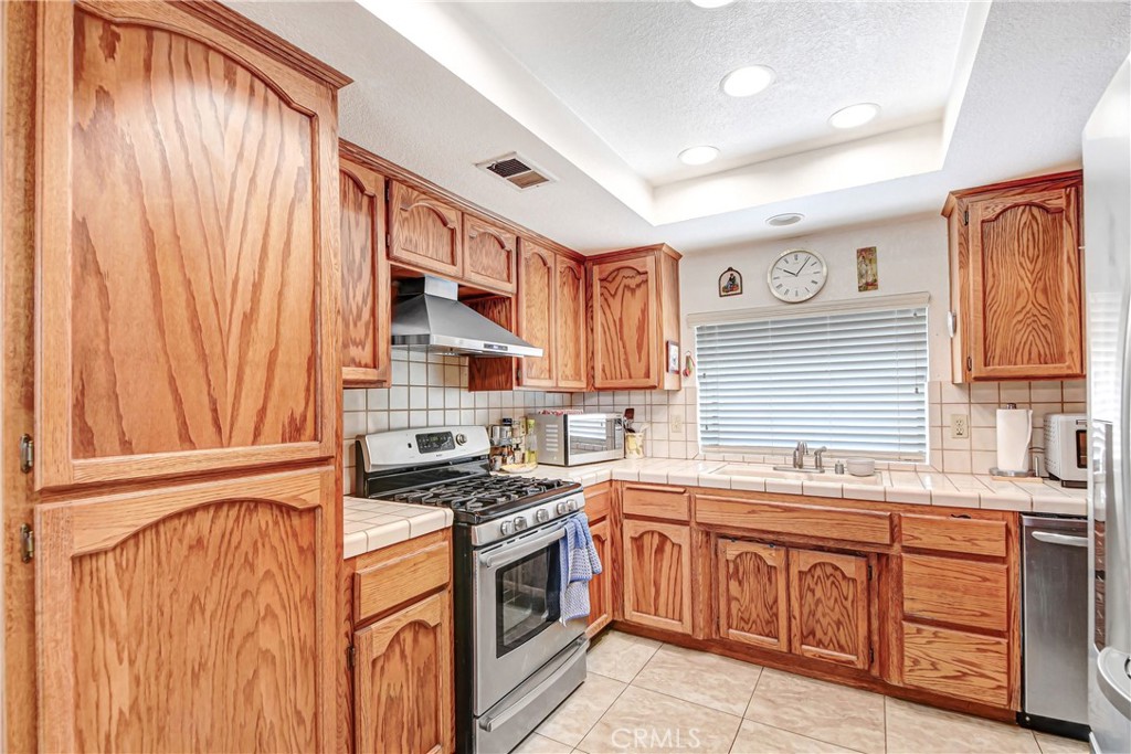 3871 Roxbury Drive Property Photo 5