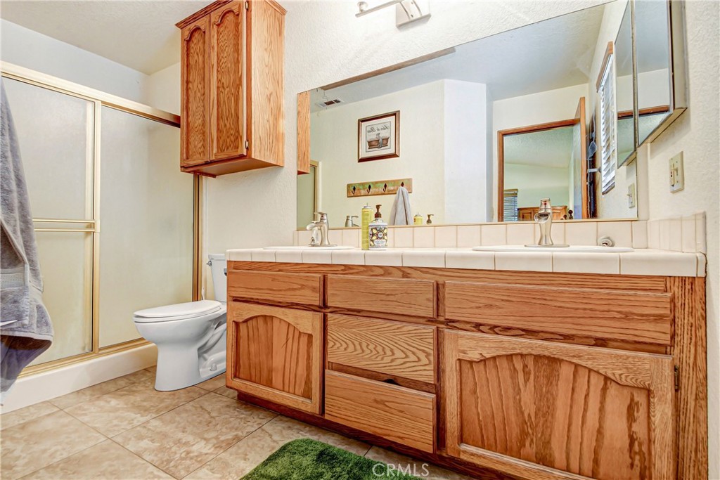 3871 Roxbury Drive Property Photo 9