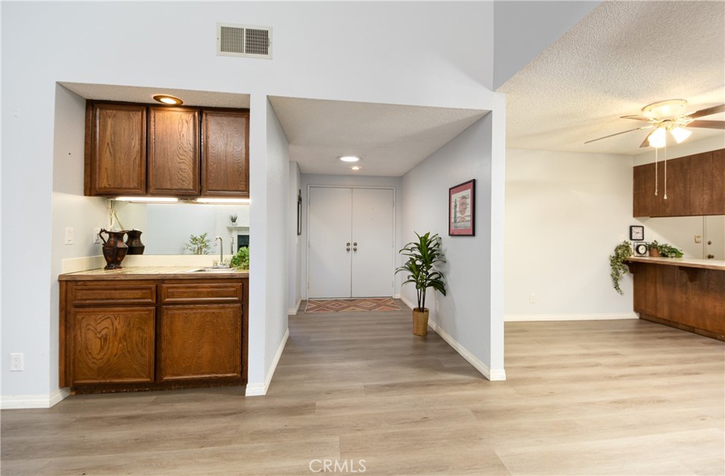 2115 Flame Tree Property Photo 7