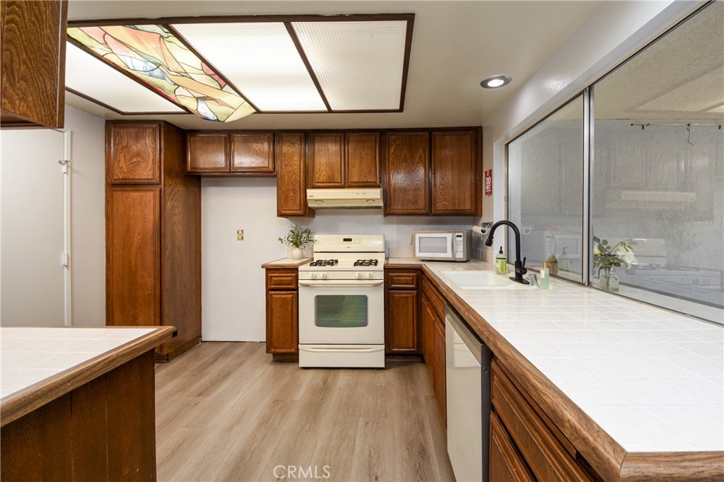 2115 Flame Tree Property Photo 10