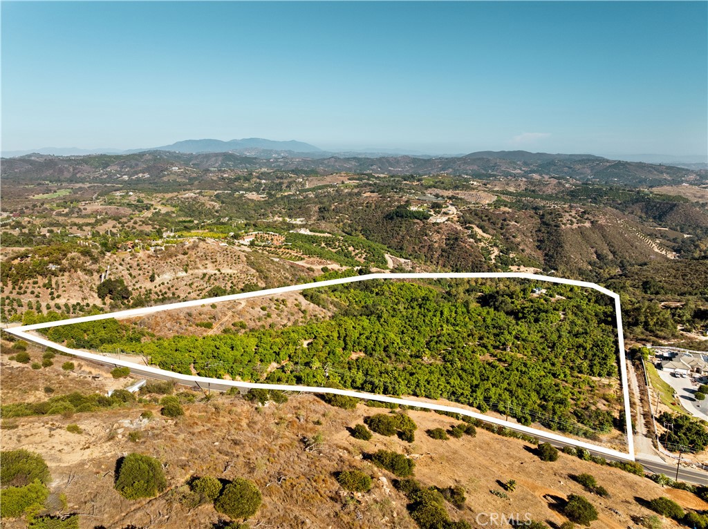 22103 Carancho Property Photo 4