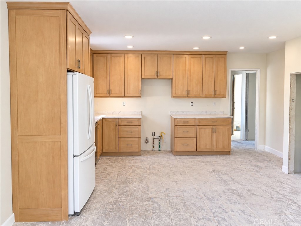 149 W Grove Property Photo 5