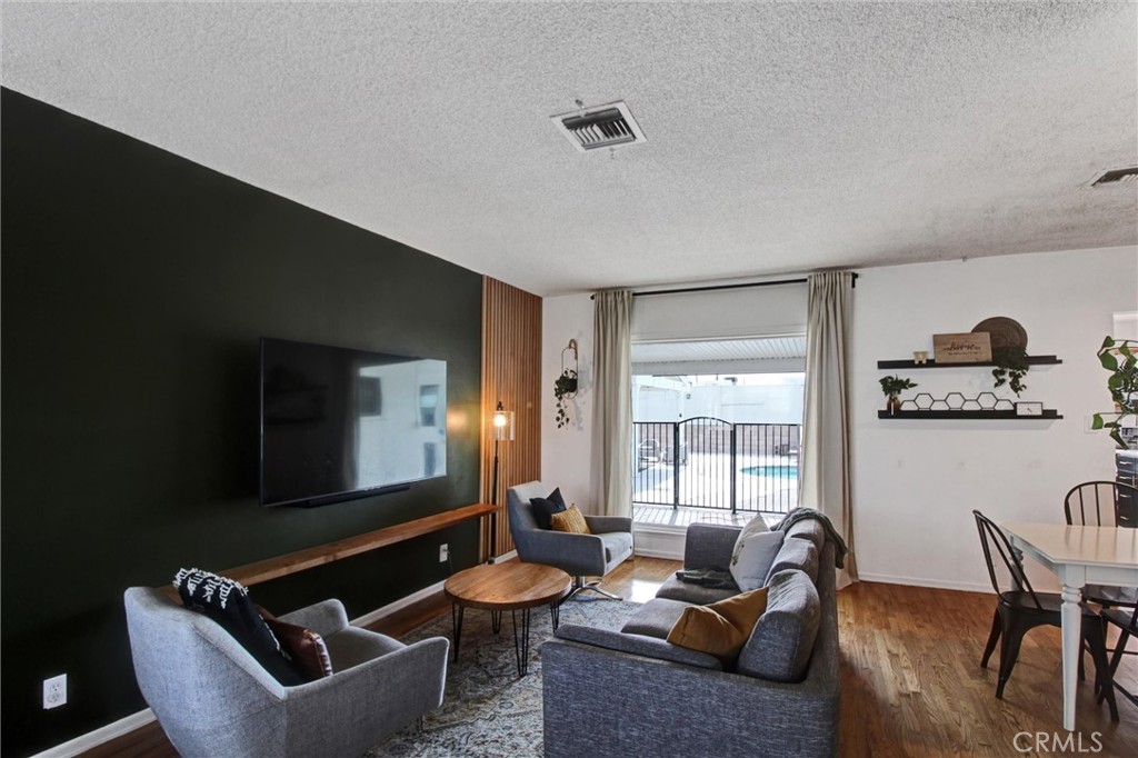 1247 Devon Property Photo 5