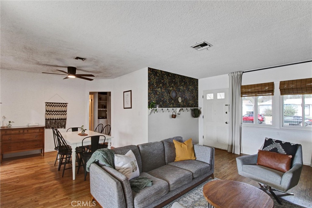 1247 Devon Property Photo 6