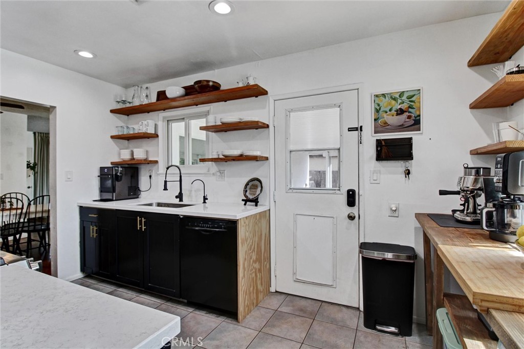 1247 Devon Property Photo 12