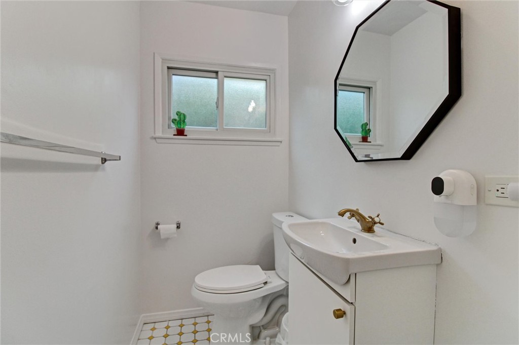 1247 Devon Property Photo 21