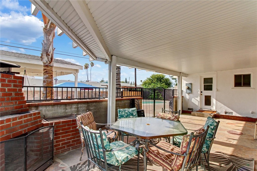 1247 Devon Property Photo 24