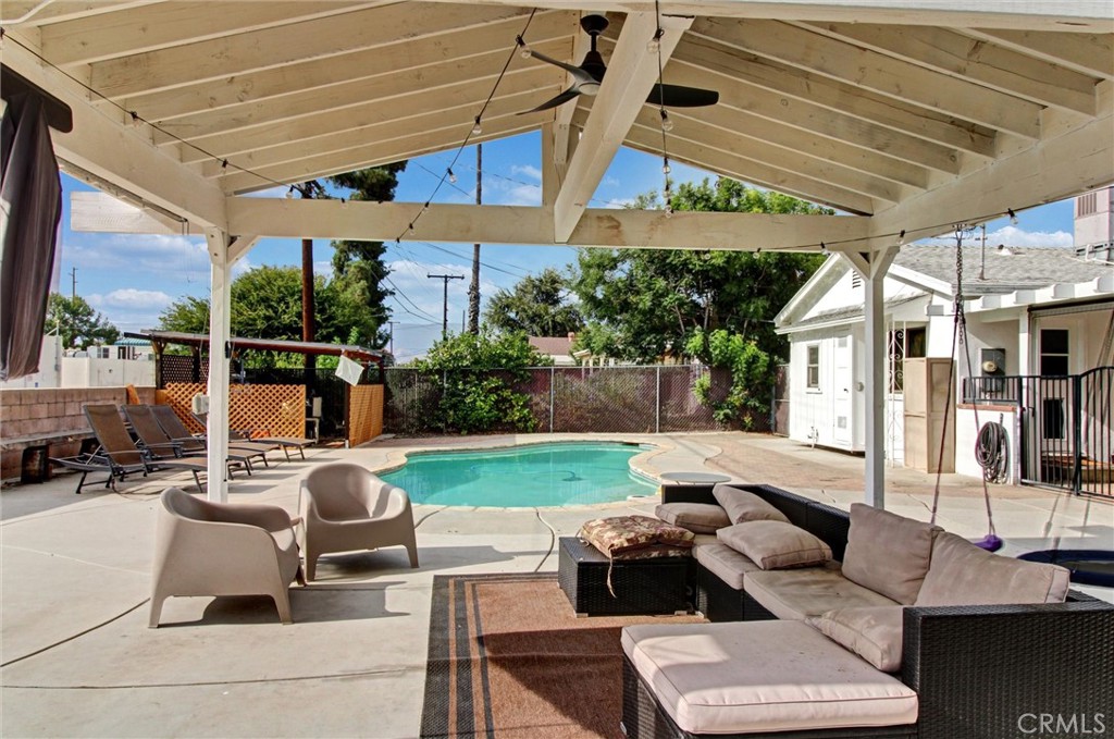 1247 Devon Property Photo 25