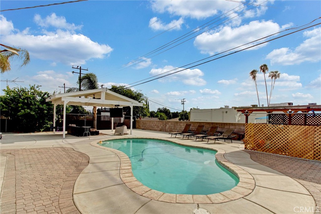 1247 Devon Property Photo 27