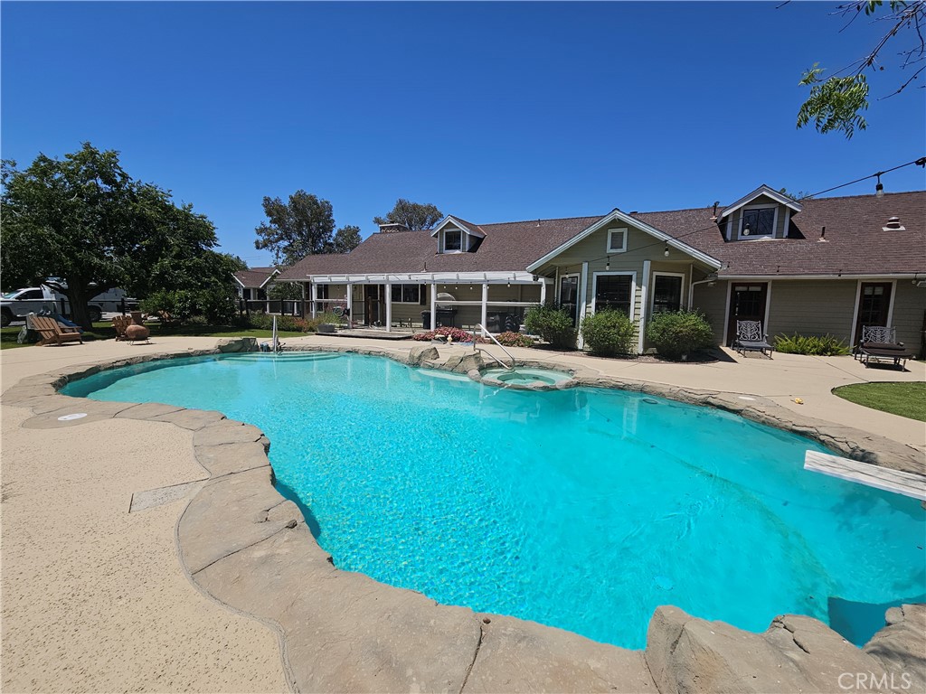 22530 Rolling Meadows Property Photo 1