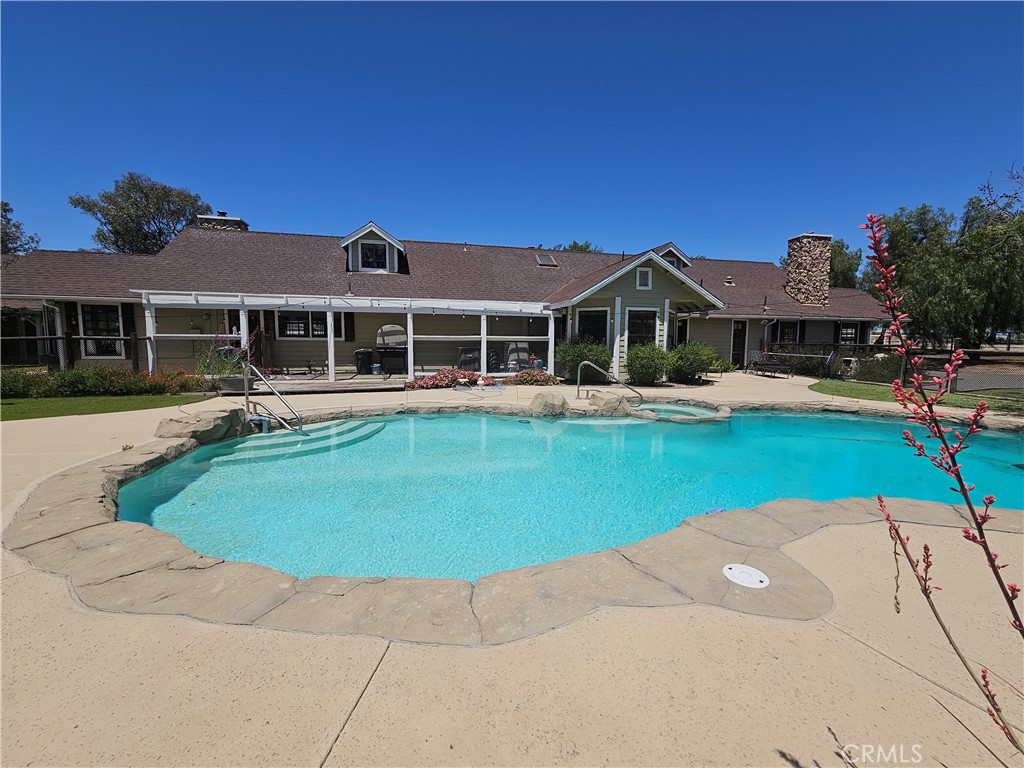 22530 Rolling Meadows Property Photo 8
