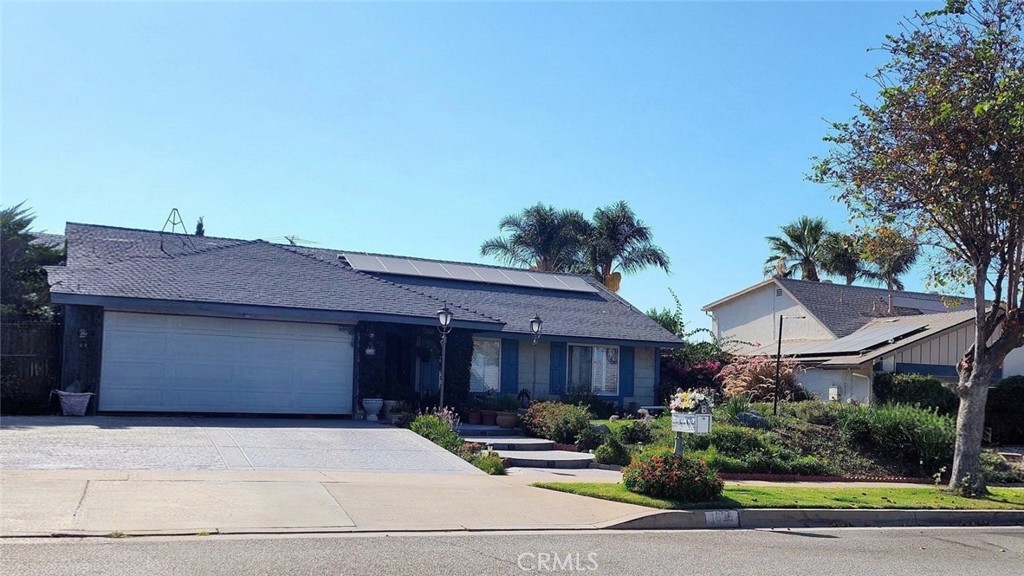 1626 Zinnia Property Photo 1