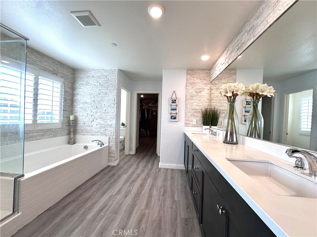 27541 Arches Drive Property Photo 10