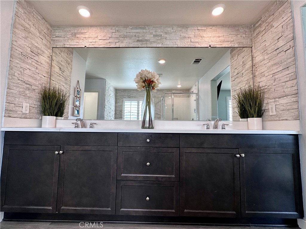 27541 Arches Drive Property Photo 11