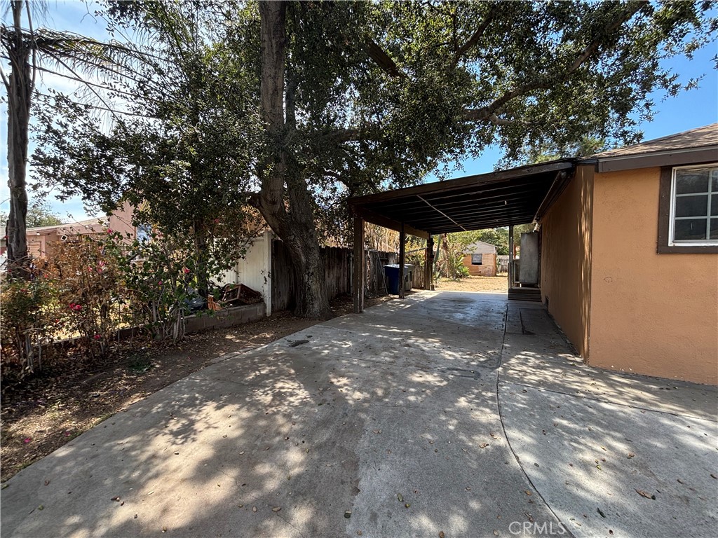 2936 Lincoln Property Photo 3