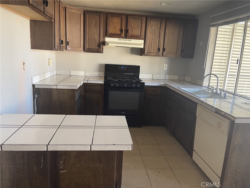 2303 El Rancho Circle Property Photo 4