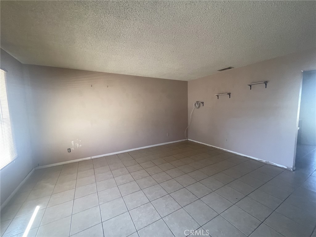 2303 El Rancho Circle Property Photo 9