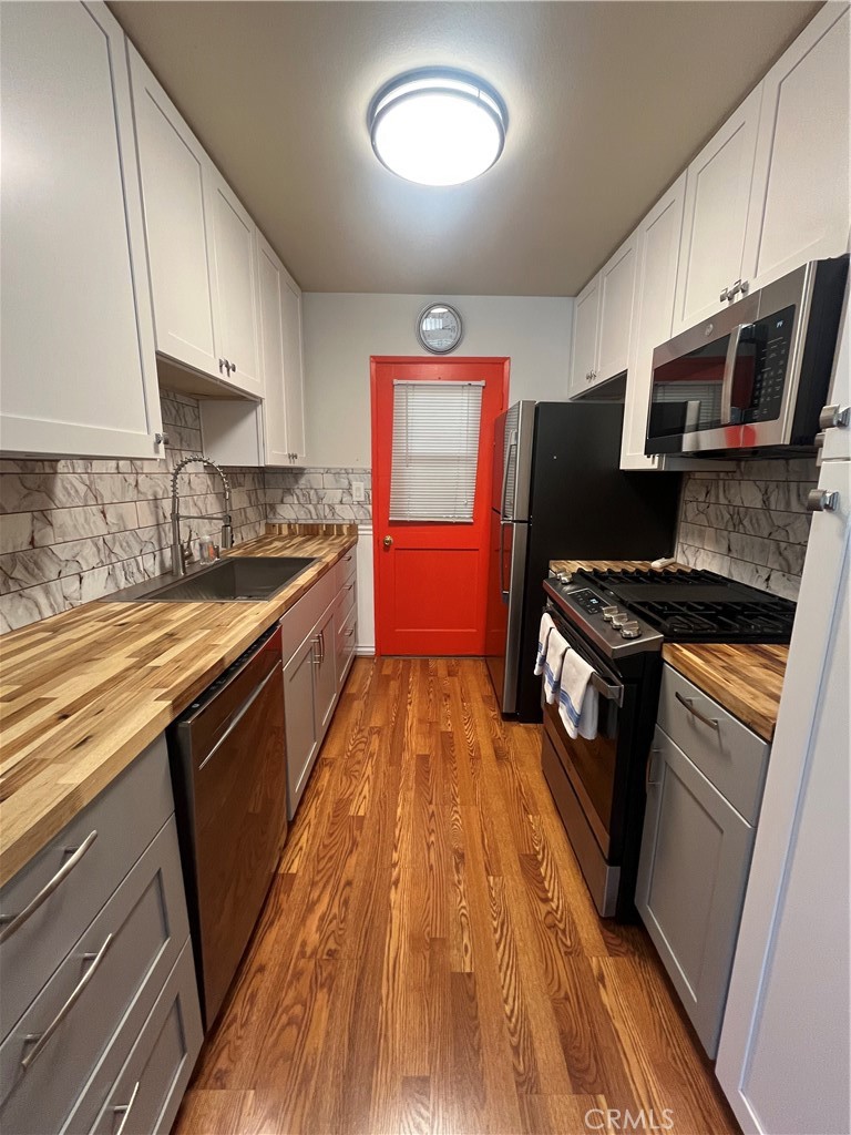150 35 E Lakeshore Property Photo 1