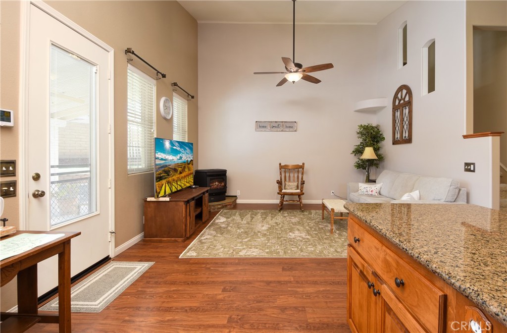 32720 Royal Oak Ln Property Photo 8
