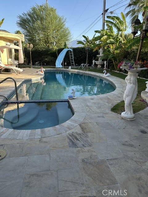 433 N Orchid Tree