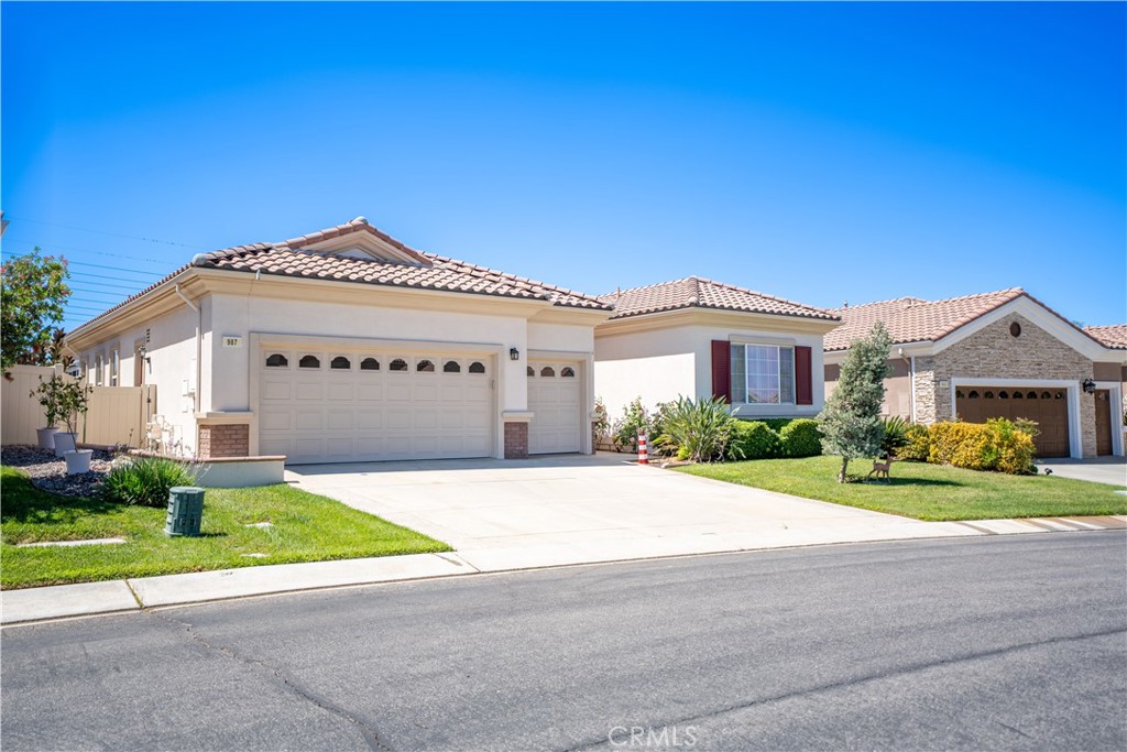 987 Avenal Property Photo 2