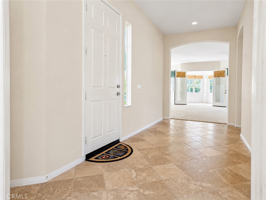987 Avenal Property Photo 4