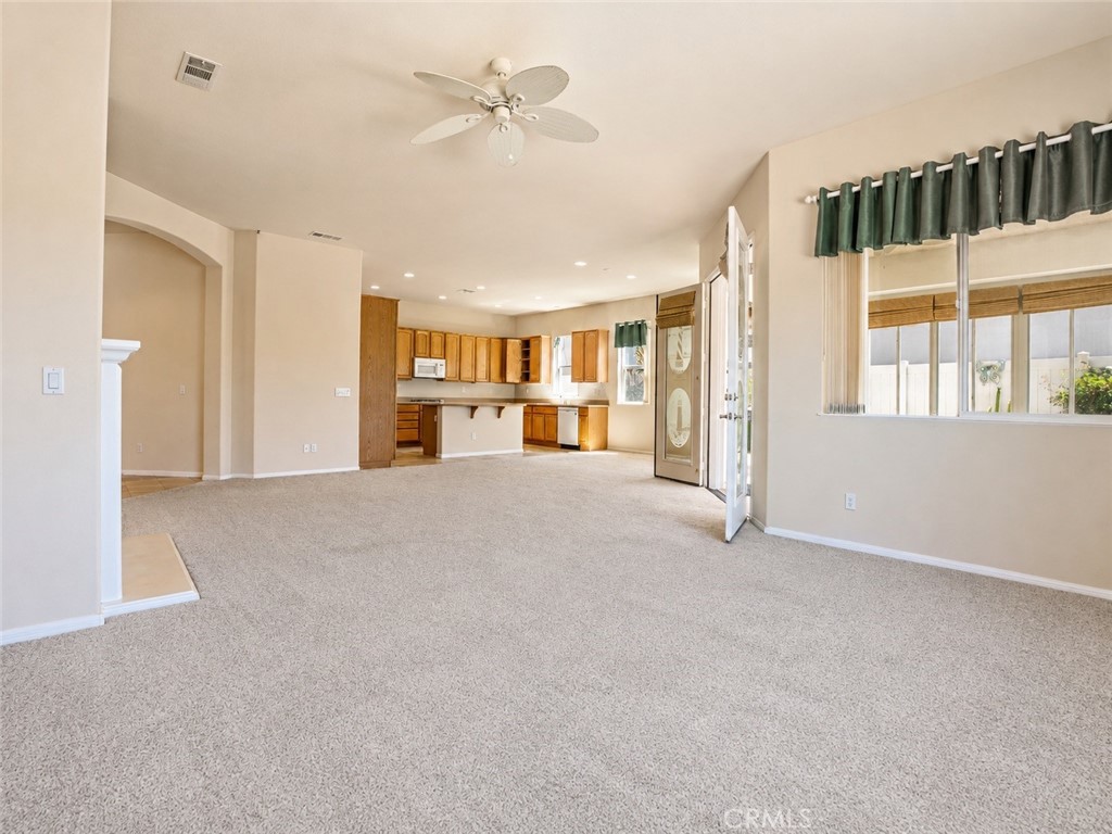 987 Avenal Property Photo 10