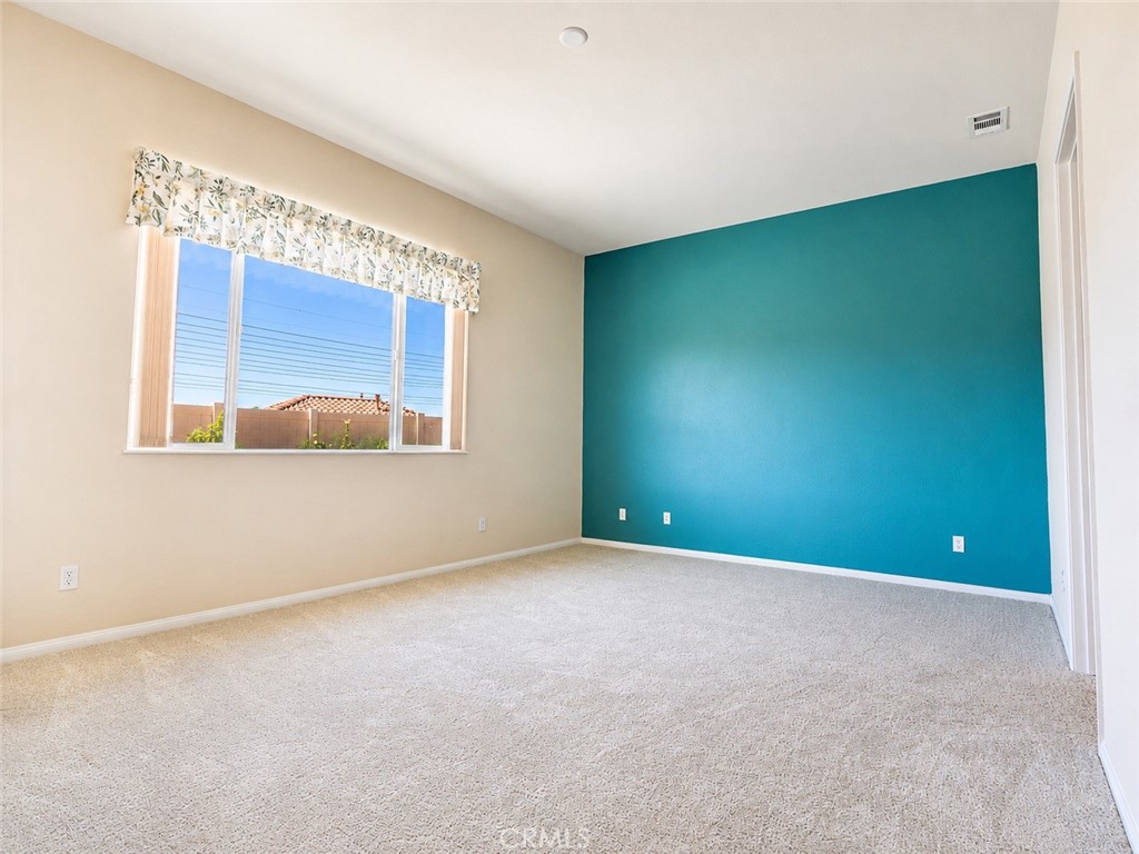 987 Avenal Property Photo 14
