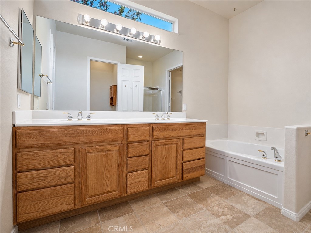 987 Avenal Property Photo 16
