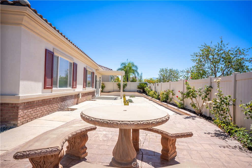 987 Avenal Property Photo 22