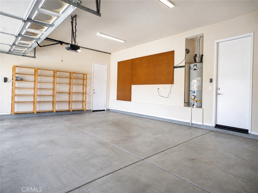 987 Avenal Property Photo 25