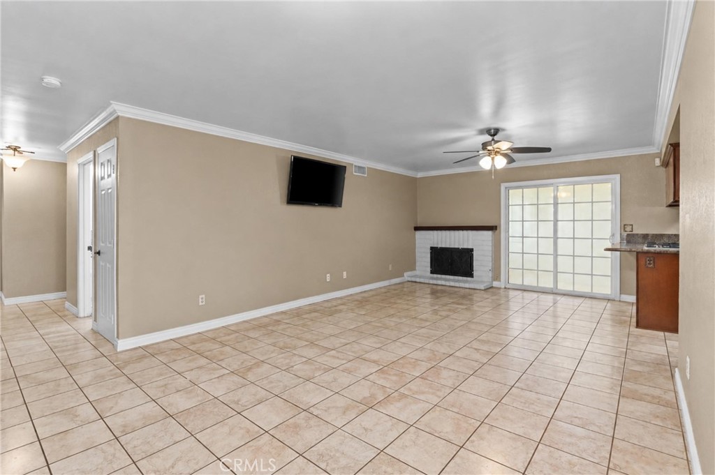 8557 Saddle Creek Drive Property Photo 8