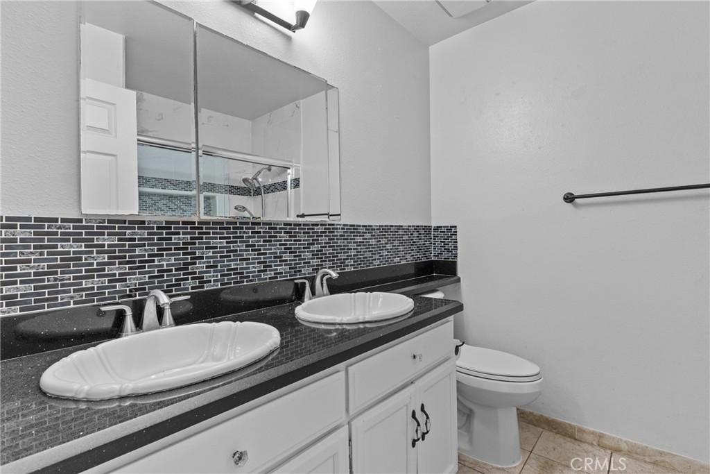 8557 Saddle Creek Drive Property Photo 16